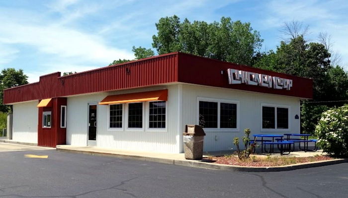 Chicken Coop - Paw Paw - 206 G E Fadel St (newer photo)